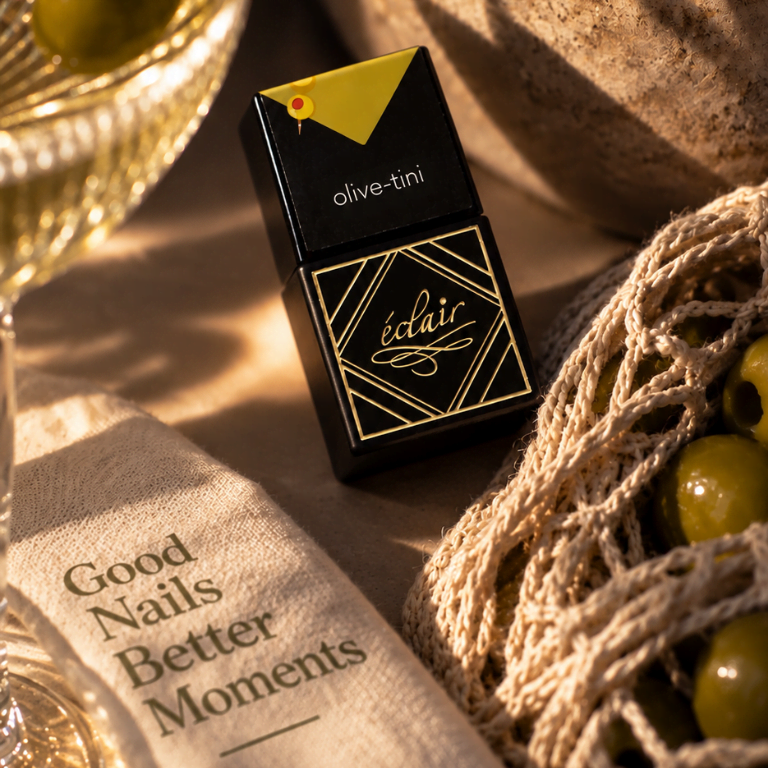 butelka oliwkowego lakieru hybrydowego na jesień Olive-tini 7ml Eclair Nail
